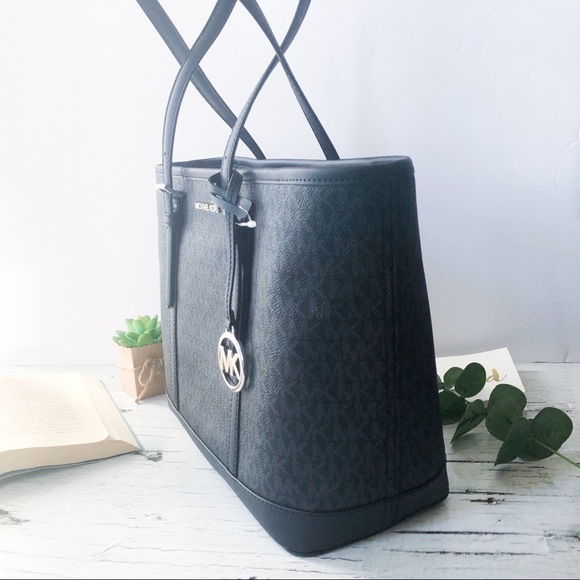 Michael Kors Signature Jet Set Travel Large - Picture 2 of 2